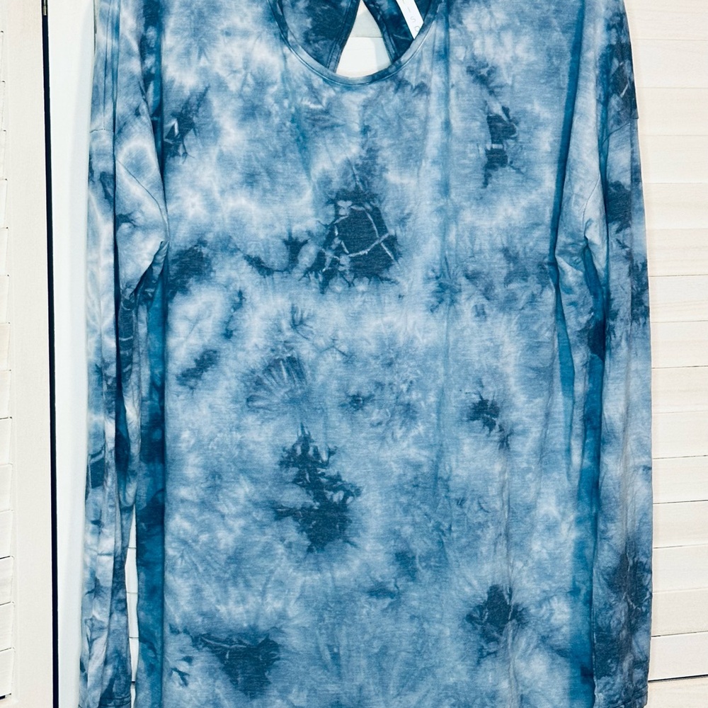 Like New Brisas Athletic/ Yoga Top, Blue Tie-Dye Long Sleeve, Women’s Size M